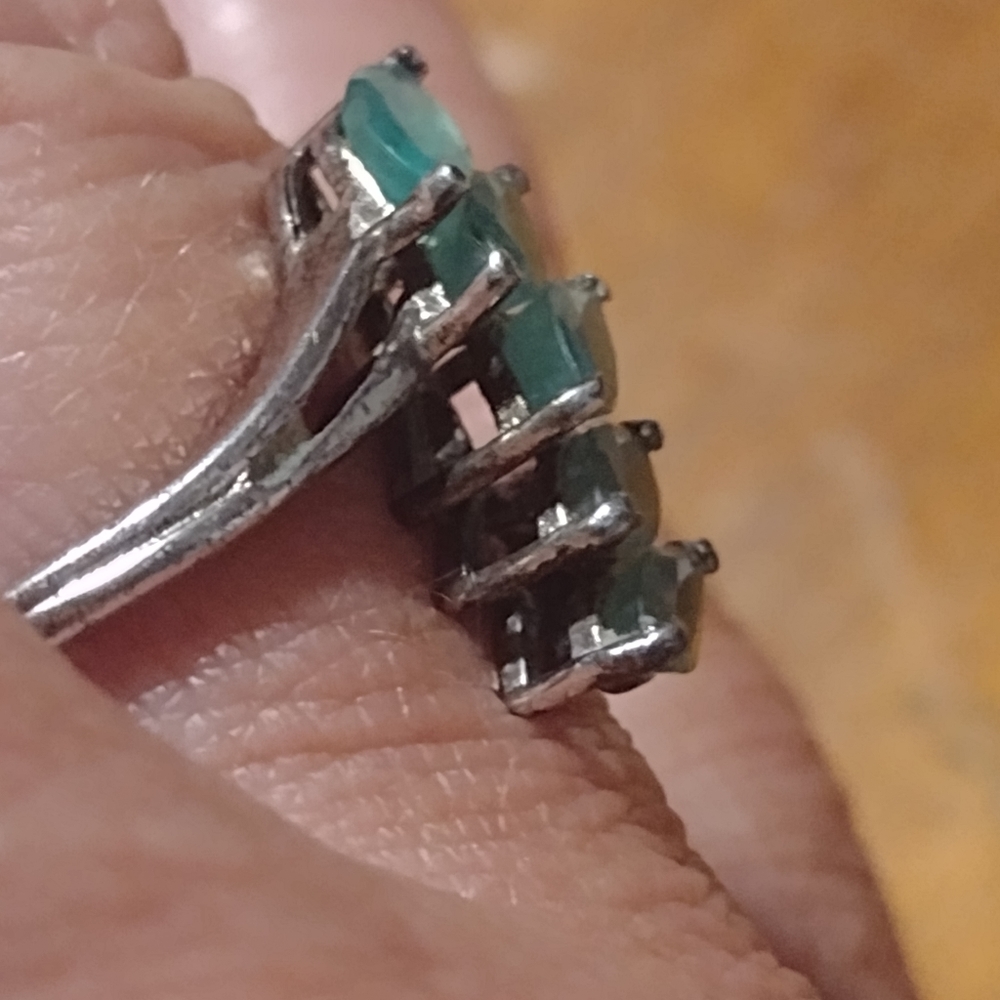 Ring - Picture 4 of 5